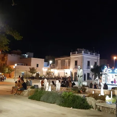 Eden House * バーリ