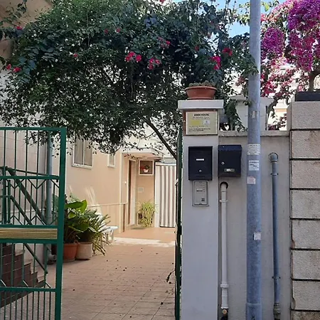 Eden House バーリ